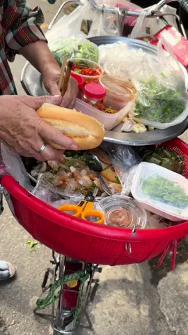 Xe bánh mì bột lọc tại Đà Năng