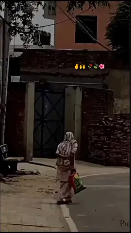ماں باپ کے سوا کوئی اپنا نہیں ہوتا#foryou #foryoupage #standwithkashmir #burhantv #brokenheart #500k #growmyaccount #unfreezemyacount #akbaraliziddi 