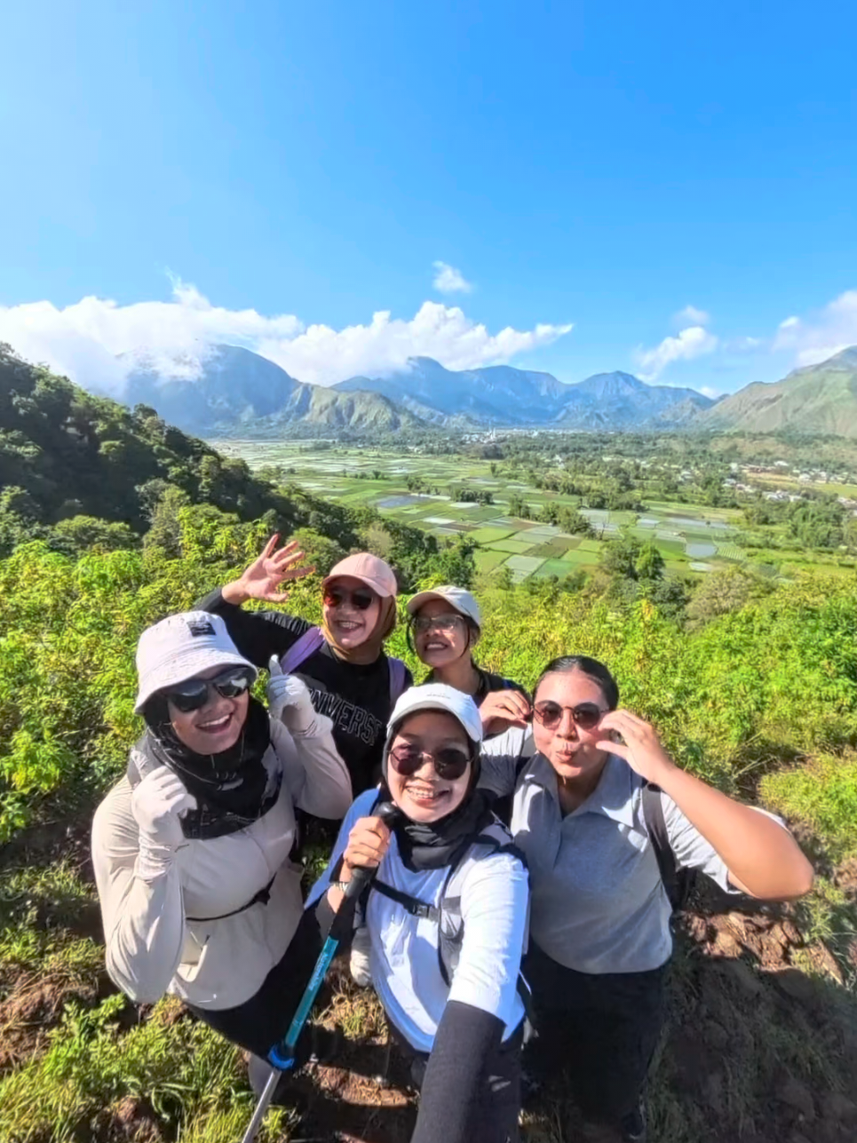 recap perjalanan 4 hari dalam 1 menit di Lombok🌶 #trip #lombok #explorelombok #lomboktimur #lombokutara #lomboktengah  #sembalun #exploresembalun #Hiking  #pergasingan #bukitpergasingan #bukitselong #mandalika #sirkuitmandalika  #bukitseger #canyoneering #lombokcanyoneering #airterjun  #airterjunkertagangga 