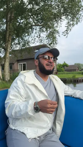 يسعد فؤادي كلما ذكر الحبيب ترنما #مشاري_العفاسي #هولندا #العيد #alafasy #giethoorn 