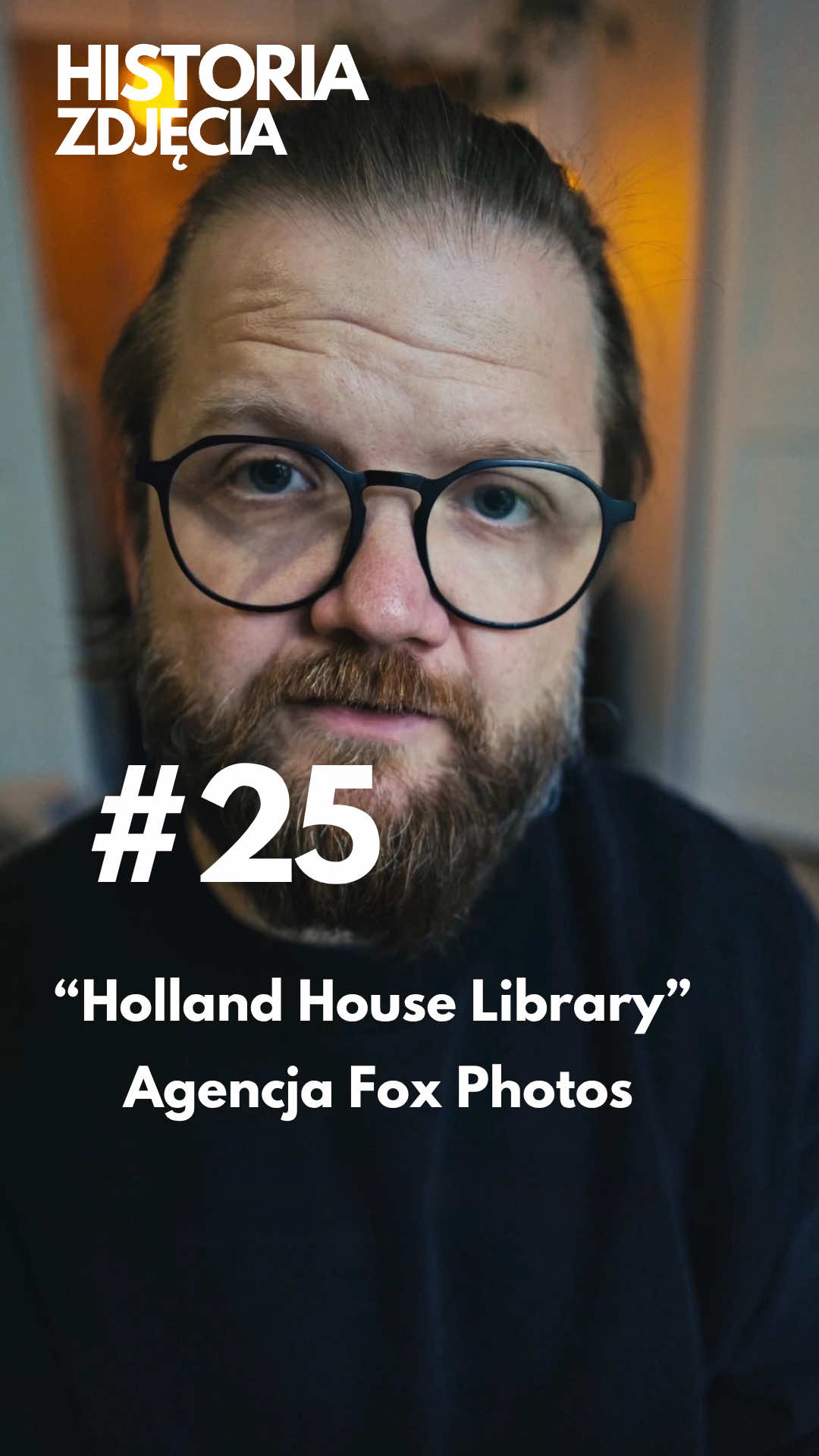 Holland House – pałac z XVII wieku, przekształcony w bibliotekę publiczną. W nocy bomba niszczy dach i ściany. Rano – między zgliszczami i książkami – trzech mężczyzn stoi spokojnie i... czyta. #historia #fotografii #holland #london #londyn 