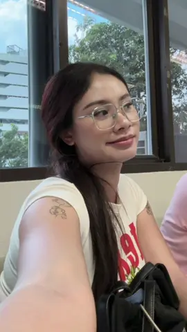 ไปมอแบบหน้าเป๊ะได้ทุกวัน ไม่ต้องกลัวหน้าหลุด~แค่มี Carslan อยู่ในกระเป๋า ♥ #CarslanCrushBrandDay #CarslanSummerMakeup