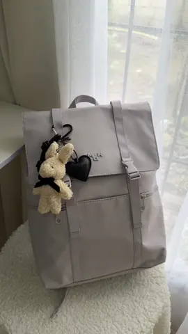 another school year, another Bagpack #mahbackpack #backtoschoolbackpack #backpackrecos #backpackgrey #mahbags #bagcollection #musthave #recos
