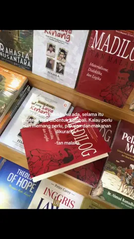 Ilmu itu nyawa bangsa. Selama kita punya buku, kita punya harapan. Yuk, jangan pernah berhenti belajar, walau apapun keadaannya. #TanMalaka #Literasi #PentingnyaBuku #Madilog #Edukasi #FYP #ForYouPage #MotivasiHariIni 