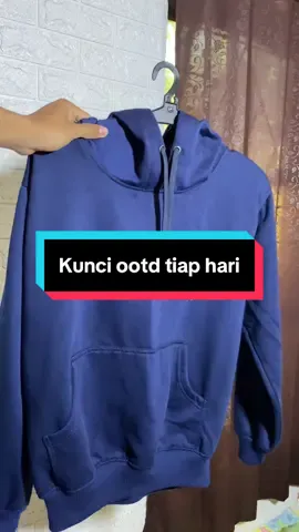 Ootd cakep harga pelajar🤏🏻#hoodie #hoodiemurah #polos #OOTD #outfit #foryou #4u #fyppppppppppppppppppppppp #fyp 