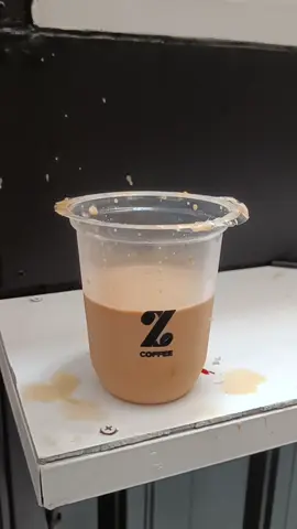 When the ice falls into the glass, that's where the customer's smile spreads (Bullet time effect) #barista #baristadaily #jogjaistimewa #coffeeshop #coffeeshopjogja #zcoffeeuinsuka #ngopi #coffeetime #zcoffee #kopiindonesiaasli