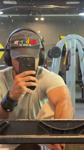 Wait for bicep flex😋