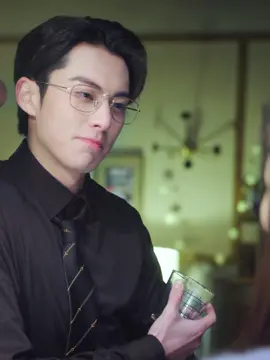 Aku sangat curiga dia berpura-pura mabuk #cdrama #onlyforlove #bailu #wanghedi #TikTokTainment #BahasDrama 