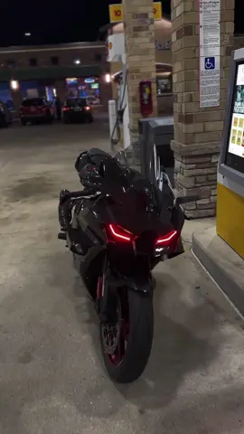 Blind as a bat at least i’m batman 🦇 🦇 🦇  #zx10r #photography #bikelife #fyp #kawasaki #ninja #carbonfiber #red 