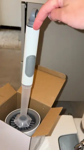 Escobilla del wc de silicona con dispensador para gel de wc 🤭 una maravilla #tips #Home #fyp #limpio #limpieza #limpieza #cleaning 