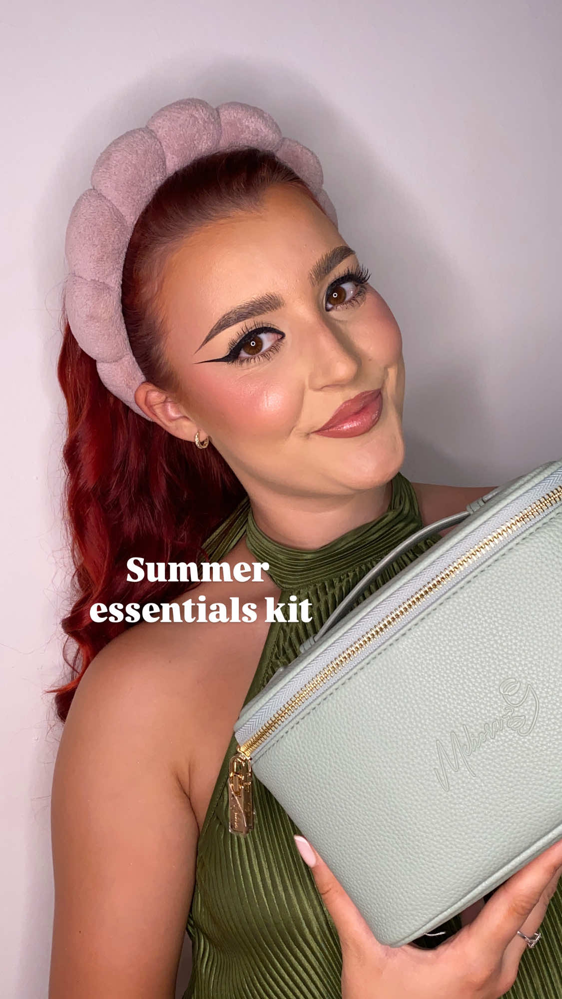 Gata de vară ☀️👙🍉✨ @L’Oréal Paris @Meliora #lorealparis #makeup #meliora #machiaj #summerglow #gifted #summeressentials 