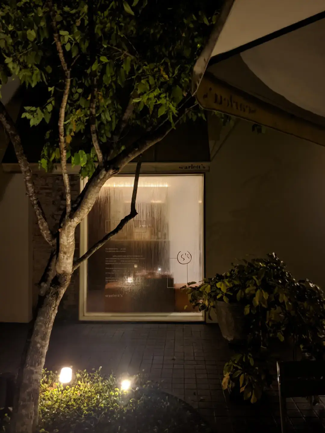 the cakes and drinks are so yum at 📍Scarlett's House