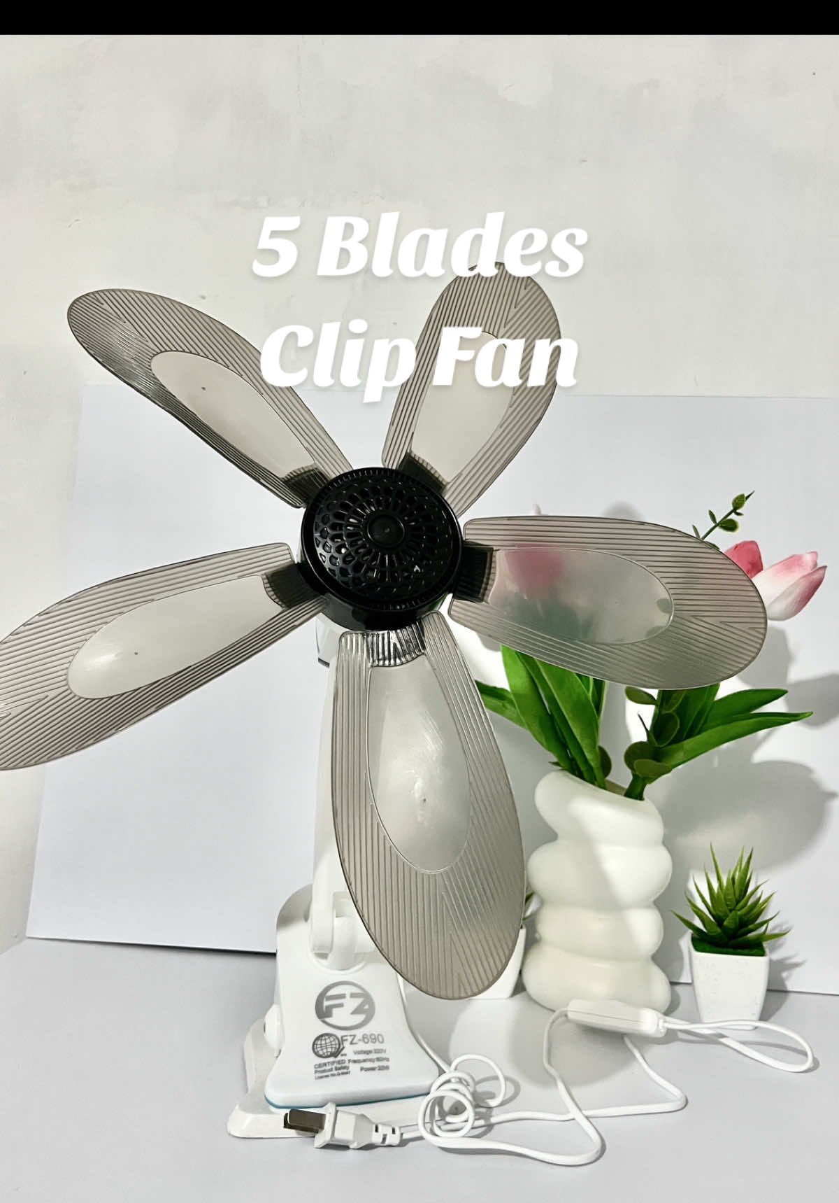 Affordable Clip Fan with 5 big blades. 🫶🏻 Super tipid sa kuryente. #clipfan #clipfan5blades #5bladeclipfan #fan #electricfan 