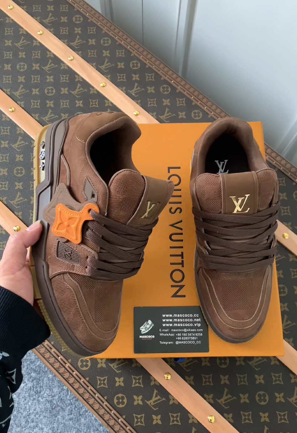 🤎#viral #fyp #luxuryshoes #sneakers #explore #designer #blowthisup #trending #explorepage #mensfashion #fashion #fashiontiktok #tiktokviral #xyzbca #parati #fürdich #goviral #pourtoi #fürdichseiteviral 