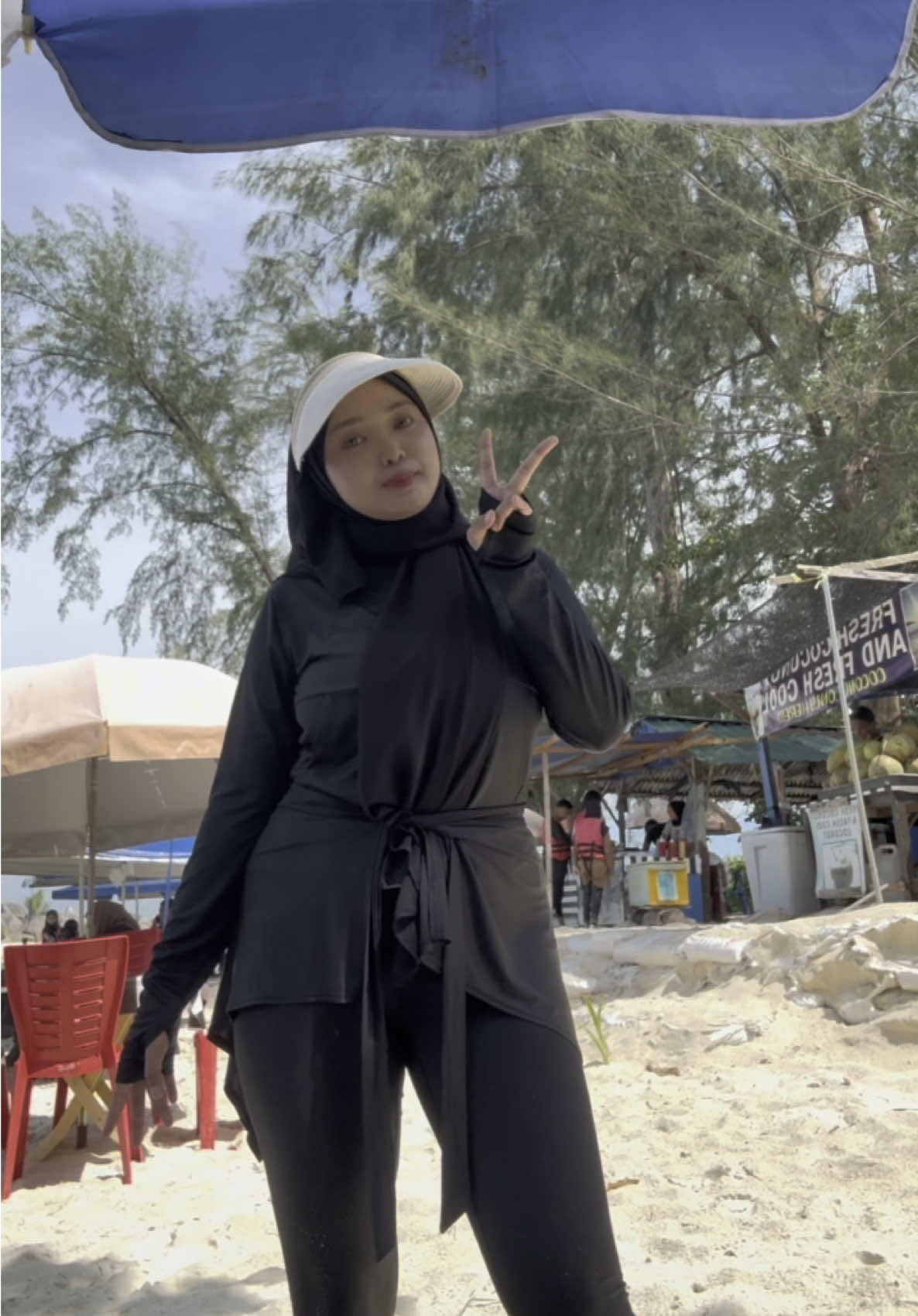 nah i spill all outfit pulau i sini. thanks me later 🖤