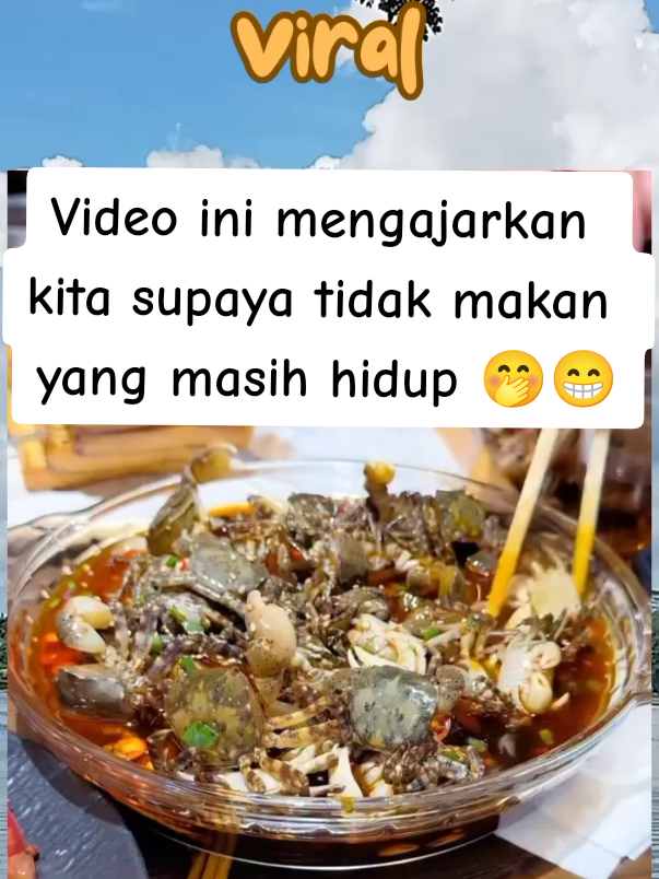 viral di media sosial seorang yang makan baby crab yang masih mentah, dan ending nya di capit juga bibir nya oleh kepiting yang belum meninggoy 🤭😁🤣,  bagaimana tanggapan anda ? #freshfood #seafood #makanan #makananviral #viral #viralvideo #viraltiktok #trend #trending #tiktok #fyp #fypage #fypシ゚ #fyppppppppppppppppppppppp #kocak 