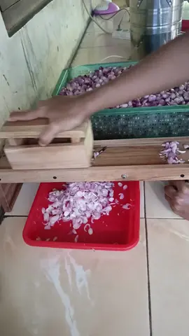 serutan pengiris besar cocok untuk ngiris bawang merah #alatpengiris #alatpengirisbawang 