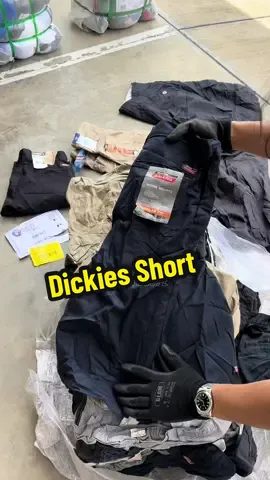 Unboxing : Dickies Short 100 pcs ▪️in stock  #Grags72 #ZewGrags72 #vintagewholesale #thrifting #bundlemalaysia #dickiesseconds #dickies #กระสอบดิกกี้ #กางเกงdickies 