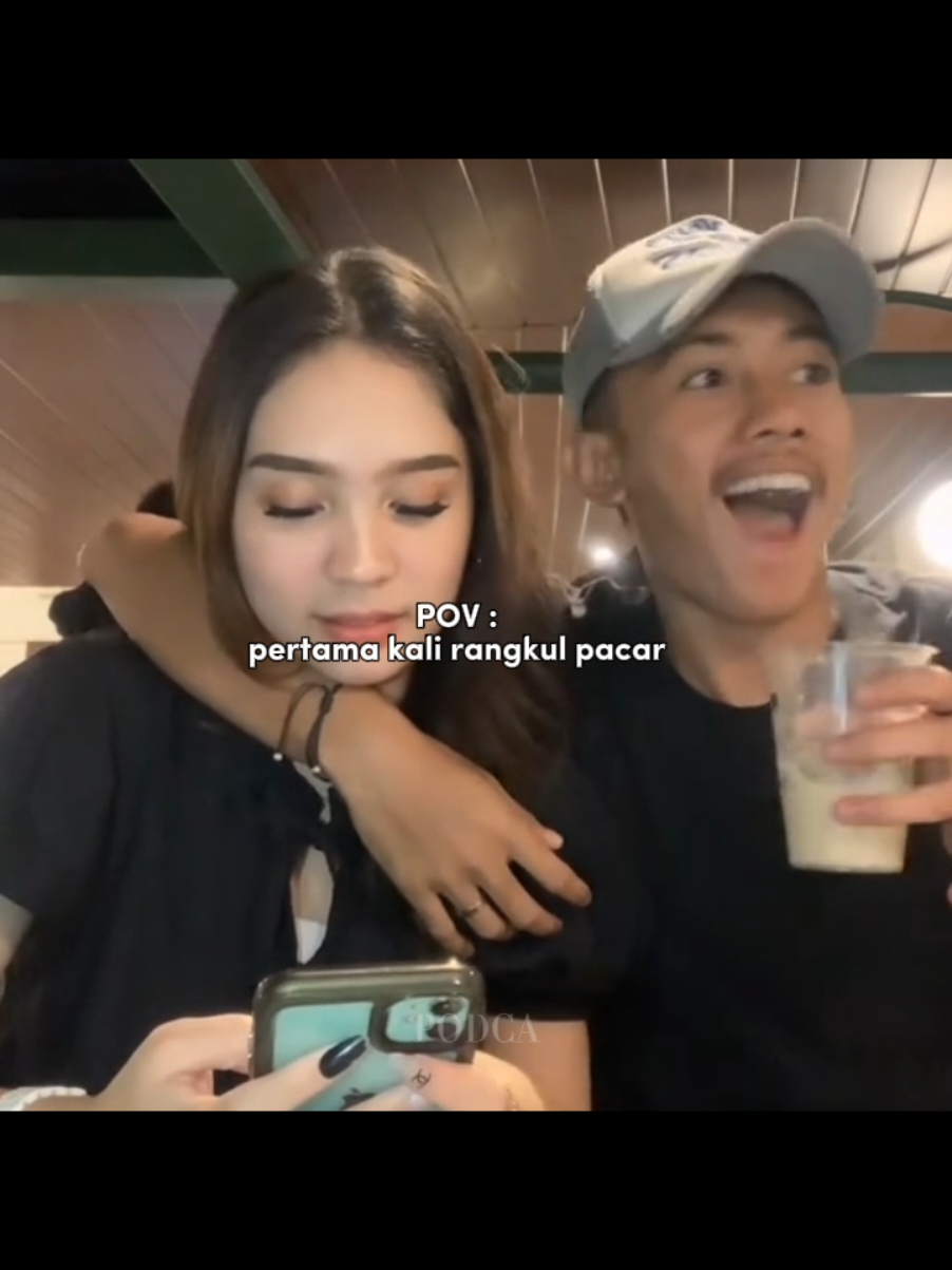 siapa menyangka tangan gue ga di lepas? #gleensamuel #couple #pasangan #Relationship #masukberandafyp #fypage #fyp 