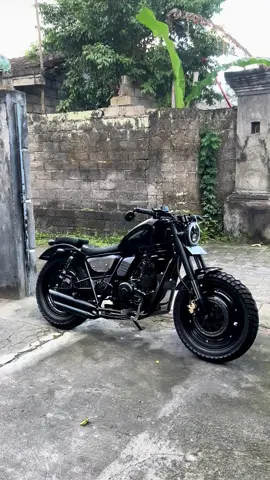Check Sound dulu👌🏻💨  #checksound #motorcustom #danapelajar🤙 #bobbercustom #yamahabyson 