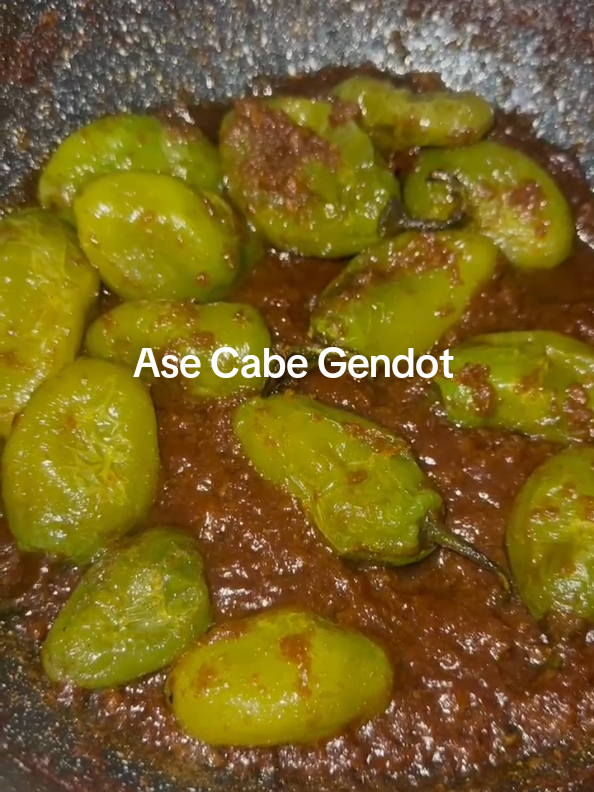 Resep Ase Cabe Gendot ala Teh Santi Cabe gendot 200gr Haluskan:  Ebi 1sdm Bawang putih 4 siung Bawang Merah 5 siung Kemiri 3  Garam 1/2 sdt Tumis bumbu hingga harum Tambahkan 200ml air Masukkan Cabe Gendot Beri bumbu sesuai selera Micin, garam, kecap manis Aduk dan biarkan hingga air menyusut, aduk dan tes rasa. Ase cabe gendot siap di hidangkan. #temankbita cobain ya,recook dirumah  #asecabegendot #cabegendot #resepasecabegendot 