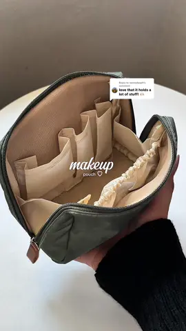 Replying to @sunnydayph ang cute nya at kasya mga makeup ko sa pouch na ito 😍👌 #makeuppouch #pouch #pouchmakeup 