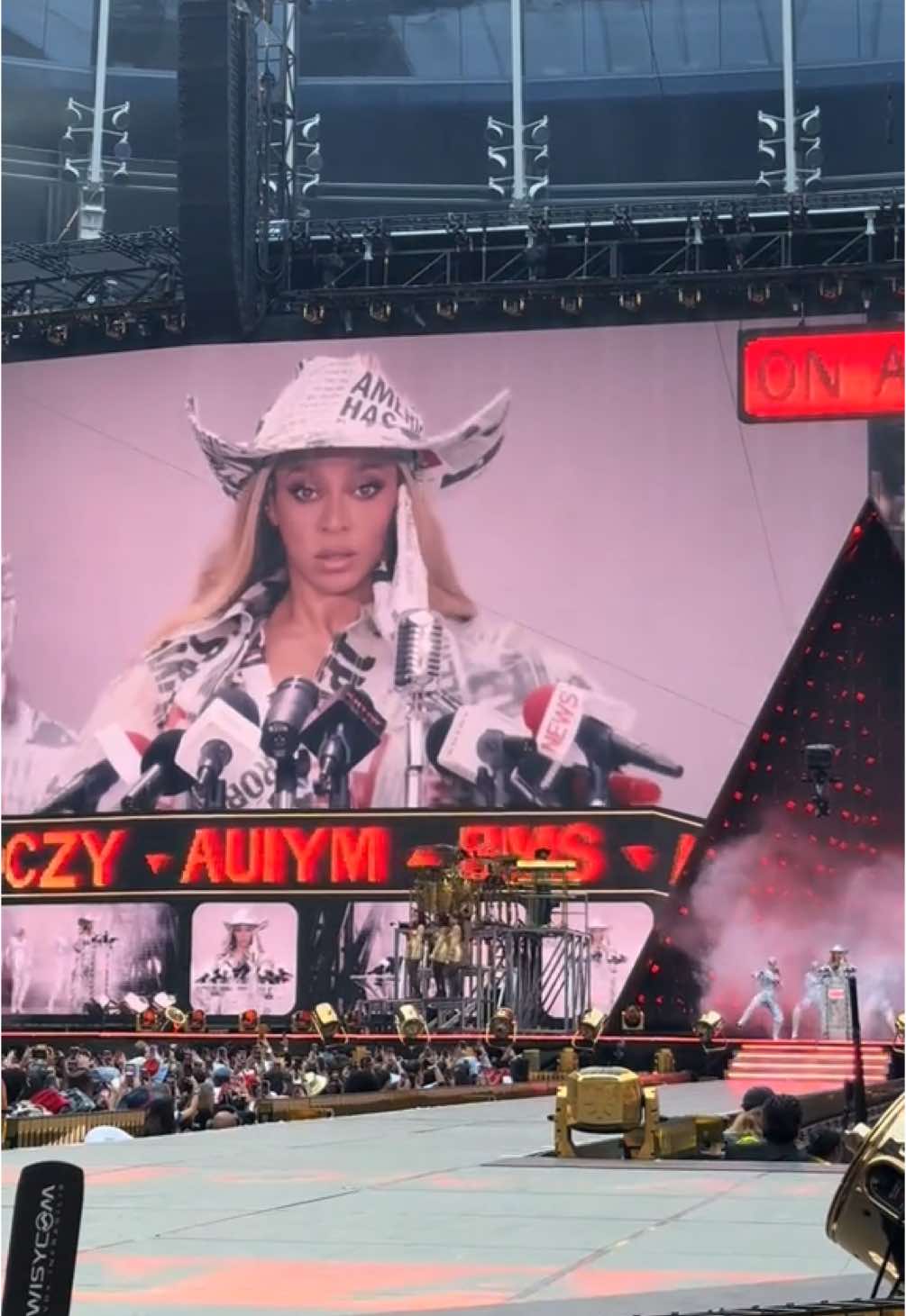 #beyonce #beyhive #cowboycarter #cowboycartertour #london 