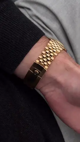 Rolex Gold 🖤🔥. For order Number in Bio. #rolex #watchesformen #ajwatch #trending #1m #500k  #1millionaudition #burhantv #ontop #kashmir #watch #watches #black 