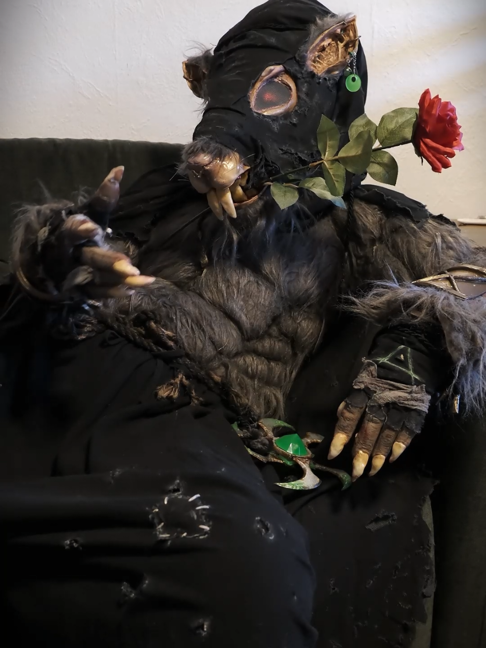 More dancing Snikch for the rat lovers out there 💖🐀 this video was made for the 6-month jubilee of his marriage with @Kermi/Lala 🐀💖⚜️ #tabletop #miniaturepainting #warhammercommunity #larp #warhammerlarp #deathmastersnikch #claneshin #warhammertheoldworld #warhammerageofsigmar #warhammerfantasy #totalwarwarhammer3 #skaven #warhammer #warhammercosplay #cosplay #warhammer40k #sistersofbattle 