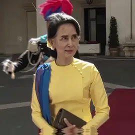 ignore the shitty quality 💔 // also i am overusing this clips lol #aungsansuukyi #aungsansuukyiedit #aungsansuukyi🇲🇲 #တွေးပြီးမှတင်ပါ #myanmartiktok🇲🇲🇲🇲 #burmese #တွေးပြီးမှတင်ပါ #fypပေါ်ရောက်စမ်း #fyp #foryoupage #edit #vsp #zyxcba #democracy #middleagedwomen 