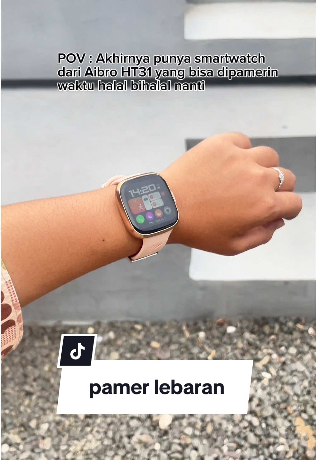 After Lebaran terbitlah acara halal bihalal kan?biar tampilan kamu makin kece jangan lupa buat checkout si HT31 ini ya #Aibro #aibrosmartwatch #rekomendasismartwatch #smartwatch #fyp