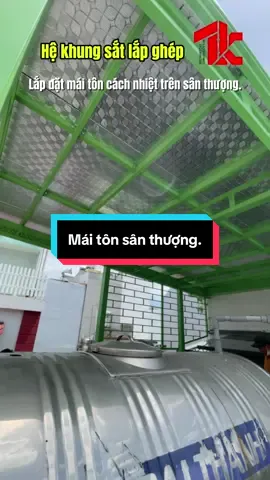 #cokhi #theptienche Lắp đặt mái tôn tiền chế trên sân thượng.