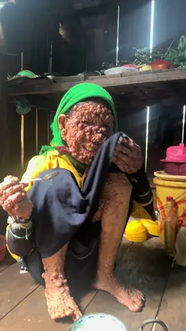 Ăn mặc đơn giản,ăn uống đạm bạc.Chỉ như vậy thôi là bà hạnh phúc lắm rồi #cuocsong #bacodon 