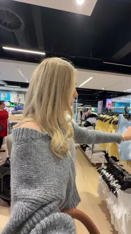 why is holiday shopping so hard 😭😭 #shopping 