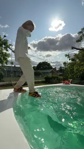 Kid Walks on Water -> Call Me Lil' Jesus! @swiim.se @dropdesignspa @jacquesdauphin #jesus #pooltime #magic