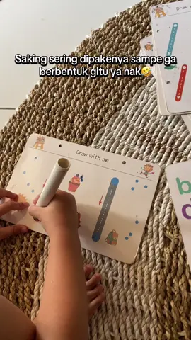 Paling anteng kalo udah pegang spidol 🤏