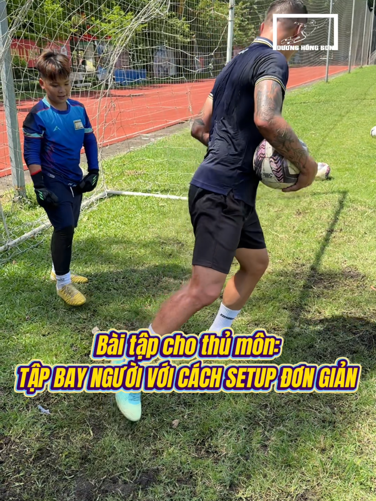 TẬP BAY NGƯỜI VỚI CÁCH SETUP ĐƠN GIẢN Hôm nay, các bạn hãy cùng các bạn trong trung tâmThủ môn Dương Hồng Sơn thực hiện bài tập bắt bóng bổng với thiết bị đơn giản nhưng cực kỳ hiệu quả đấy. Theo dõi hành trình tập luyện – từng khoảnh khắc đều đáng giá! #thumonduonghongson