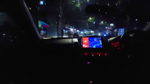 Minta lagu yang happy cheerful gitu gitu dong