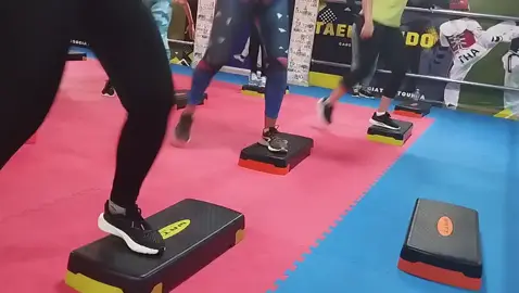 ياسلام مرحبا بالجميع في نادي تحفة للرياضات النسائية بمكناس ويسلان العمارات للمزيد من المعلومات يرجى الاتصال على الرقم التالي 0643853829