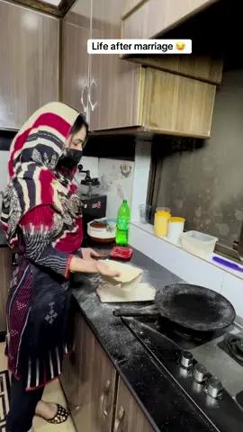 Life After Marriage 😂 #foryoupage #foryou #fyp #viralvideos #husbandwife #couple #comedyvideo #funnytiktok #experiment #funnyexperiment 