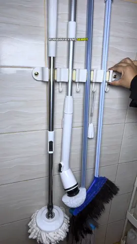 Gantungan sapu multifungsi, bikin rumah jadi rapih plus estetik.. #gantungan #gantunganserbaguna 