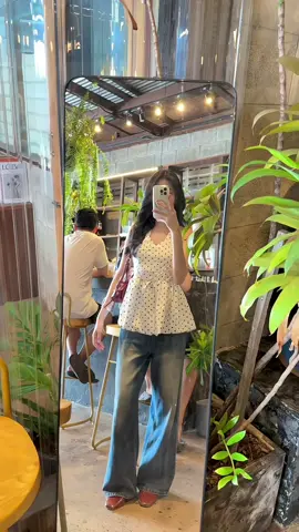 พิกัด👉🏻@ชื่อกิ่ง ที่มีแฝด ᵔᴥᵔ  @ชื่อกิ่ง ที่มีแฝด ᵔᴥᵔ  @ชื่อกิ่ง ที่มีแฝด ᵔᴥᵔ polka dot มาแรง ใครจะพลาด✨📌 รุ่นนี้น่ารักมาก ยืดได้เยอะ สายผูกเองตรงคอ 👑#ชื่อกิ่งที่มีแฝด #ootdfashion #OOTD #คลาสแฟชั่น #polkadot #แมทช์เสื้อผ้า #แต่งตัวไปคาเฟ่🍩🧋 #เสื้อยอดฮิต 