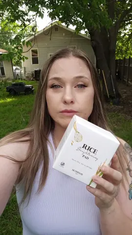 ✨ The secret to my calm, bright skin? It’s not another harsh acid or trendy gimmick—it’s rice. 🌾💧 I’ve been using the SKINFOOD Rice Brightening Line (pad, toner, serum, and cream) and WOW—my skin has never felt this hydrated, balanced, and glowy without irritation. 🌿 Gentle exfoliation 💧 Hydrating toner that soothes redness 🌟 Brightening serum that fades @skinfood__influencers @Lena Mae @skinfood_official dullness 🧴 Cream that locks in moisture without clogging pores If your skin is sensitive, dry, or just tired of over-exfoliation... this line is your brightening reset. 🎥 Watch my full routine and see how my skin transformed from dry and patchy to smooth and luminous. 🧴 Gifted, but 100% honest. #SkinfoodPartner 👇 Drop a 🌾 if you’ve ever struggled with dull skin—let’s glow together! #SkincareRoutine #SensitiveSkinCare #KBeautySkincare #RiceBrightening #GlowingSkinTips #SkincareTransformation #SkinfoodReview #BrighteningSerum #HydratingSkincare #GentleExfoliation #SkincareForWomen #30sSkincare #NaturalGlowUp #AcneFriendlySkincare #SkincareObsessed