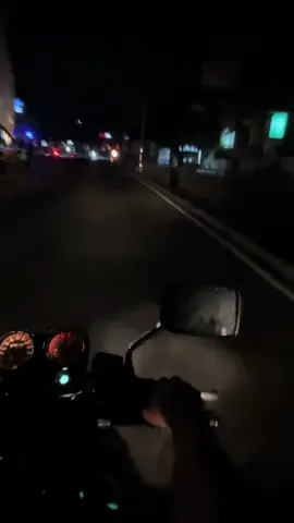 Rocket mode 🚀🫶🏻😌 #Honda #hornet #hornet #250cc #srilankan_tik_tok🇱🇰 #fypシ゚viral #onemillionaudition #bikelover 