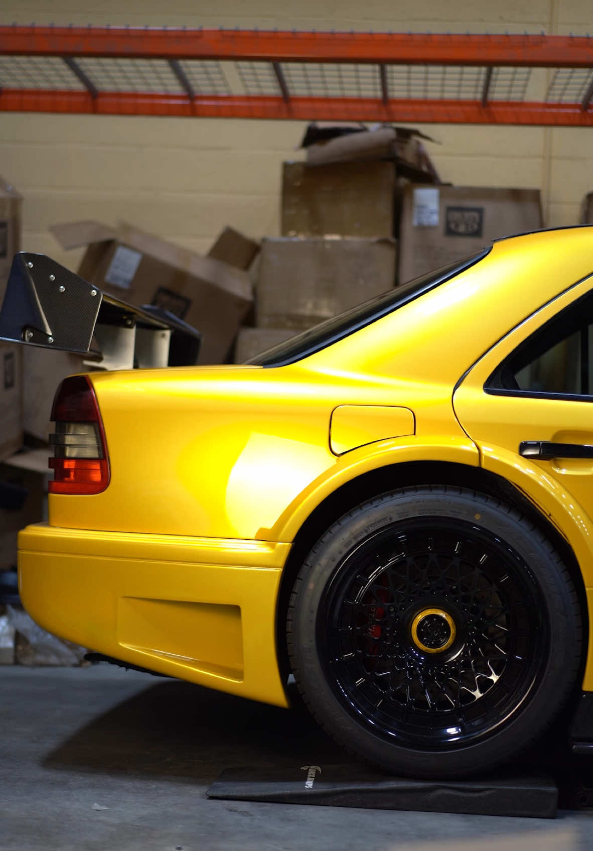 Why is this so satisfying? 😂😍  Can’t wait to show you our EVO 2 bodykit of this car! #mercedes #amg #c43 #bodykit #w202 #carbonfiber #carsoftiktok #cars 