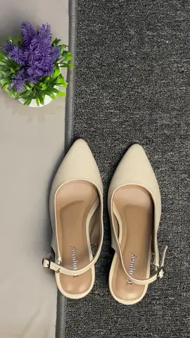 simpel tpi suka nih yg begini #fypage #sandalwanita #heels #flatshoes #racuntiktok 
