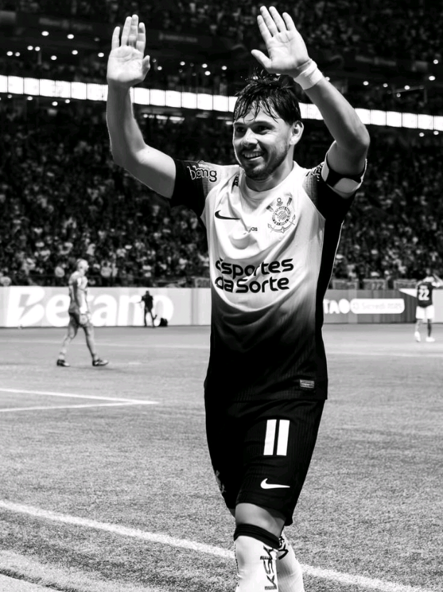 𓂃  hear me out. ' #kimmydafiel #futebol #fy #pretoebranco #sccp #corinthians #angelromero #romero 