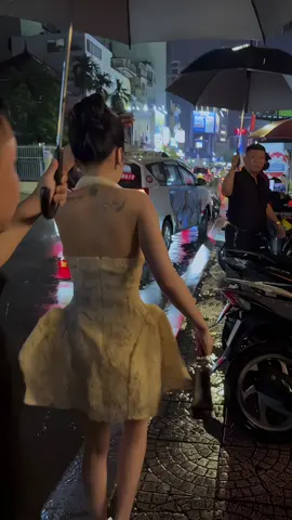 Lâu lắm mới dám mặc hở lưng ý, 17-17 tuổi xăm làm gì giờ hối hận vãi mn ạ #xhuong #xh #tiktok #vayxinh #thoitrang #homnaymacgi #thoitrangcongso #viral #trending #homnaymacgi #trend #LearnOnTikTok #phoido #xhtiktok #style #quanao #fashion #outfit #fyp #foryou #thoitrangtiktok 