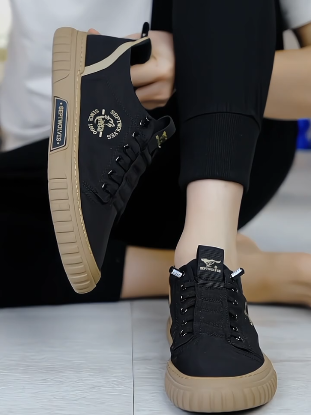 Sepatu Sneakers Pria - Sneaker kasual trendy #sepatu #sepatutrendy #guncang66 
