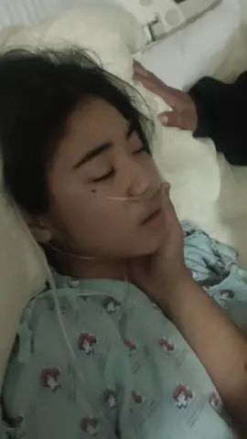 I’ve been through something incredibly hard being diagnosed with autoimmune encephalitis, facing the hospital, the fear, the confusion. But I made it through. I didn’t let it break me. I held on. Now I’m home, healing day by day. God has carried me through the storm, and He’s still with me as I recover. I see His strength in my progress, His comfort in my quiet moments, and His love in every small victory. Keep going. I’ve already come so far. I am strong. I am brave. I am never alone. With God by my side, I know I will keep rising.  Thank You, God, for holding me through it all.❤️‍🩹 #Fyp #homerecovery #healing 